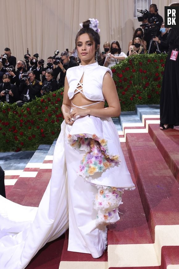 Met Gala: Camila Cabello foi com look florido