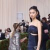 Met Gala 2022: HoYeon Jung, de "Round 6", foi com look básico