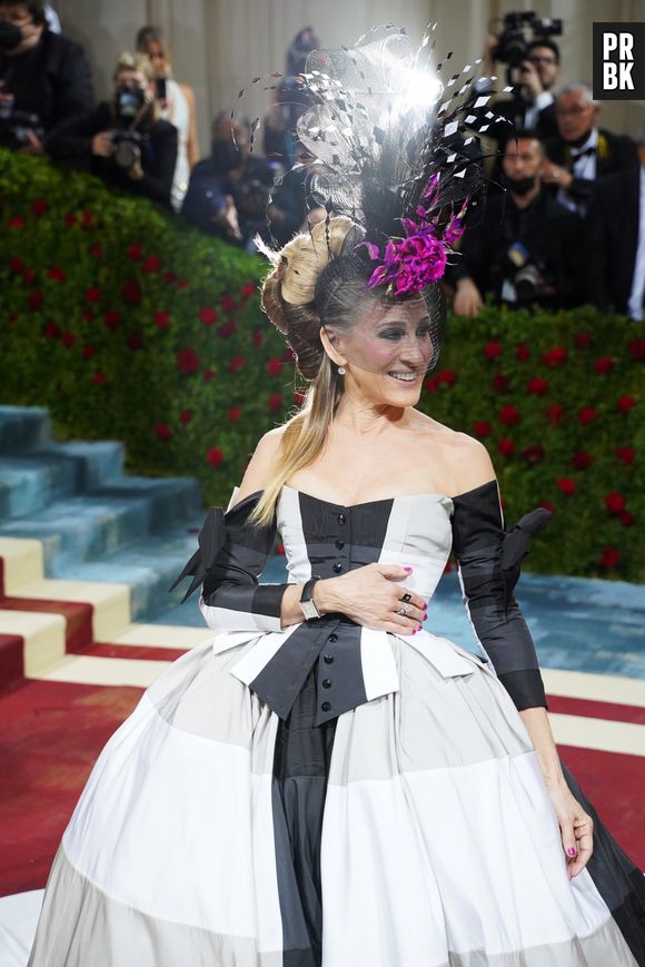 Met Gala 2022: Sarah Jessica Parker investiu em acessório extravagante 