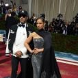 Met Gala 2022: Alicia Keys usou capa estampada com brilhantes