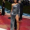 Met Gala 2022: Ciara se jogou no metalizado