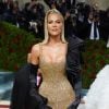 Met Gala 2022: Khloe Kardashian fez sua estreia no evento com vestido de franjas