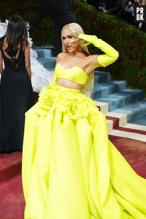 Met Gala 2022: Gwen Stefani e o seu vestido neon chamativo 