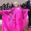 Met Gala 2022: Glenn Close arrasou com look rosa