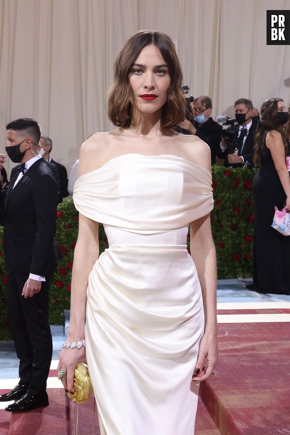 Met Gala 2022: branco foi aposta de Alexa Chung