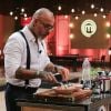 "MasterChef" 2022: Na prova de eliminação, seis participantes precisavam reproduzir em 1 hora e 15 minutos um coelho recheado