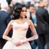 Cannes: Winnie Harlow estava com vestido armado, estilo princesa 