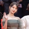 IU, idol de K-pop, também arrasou no tapete de Cannes