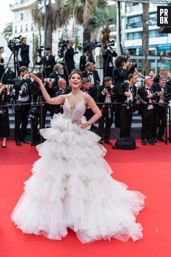 No Festival de Cannes, Mariani Piaget usou look de 22 mil reais, segundo assessoria