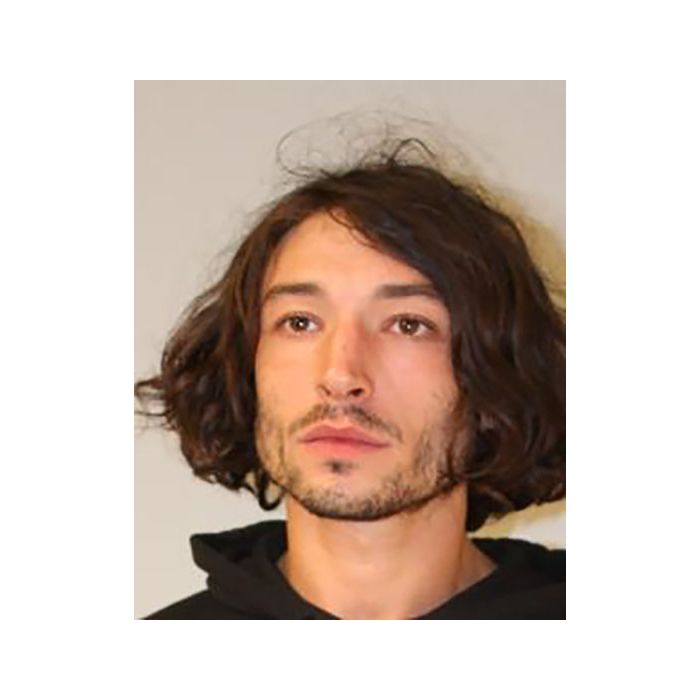 Ezra Miller foi acusado de agredir mulher no Havaí, ainda em 2022