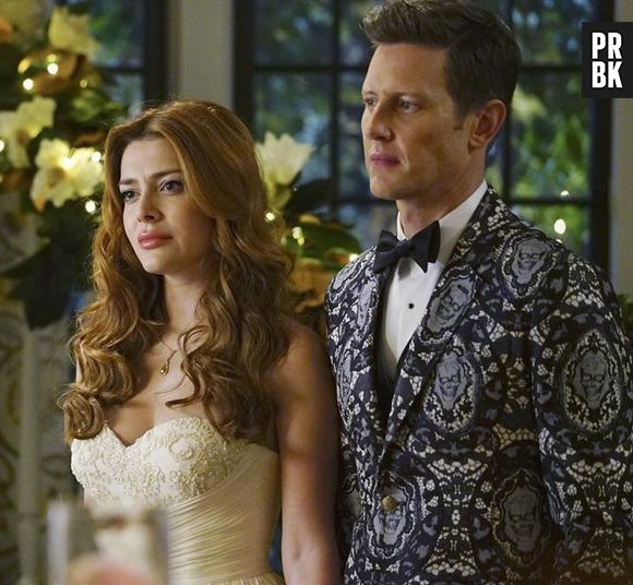 Nolan (Gabriel Mann) e Louise (Elena Satine) estão noivos em "Revenge"!