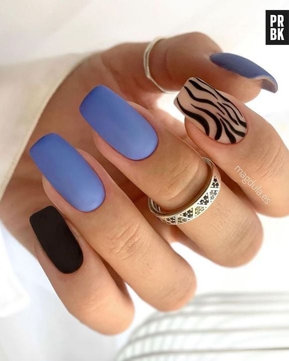 Nail art: o preto pode ser usado em apenas alguns detalhes na unha