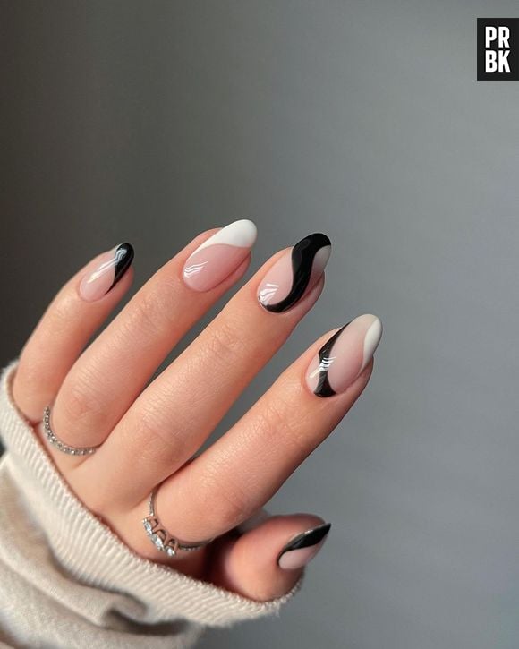 Nail art: preto e branco é uma combinação clássica