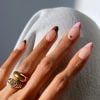 Nail art: marrom combinado com rosa dá mais suavidade ao look