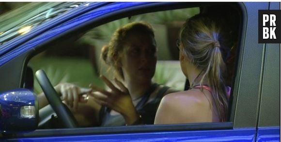 No carro azul, Tamires chora com saudades da filha na prova do líder do "BBB15"