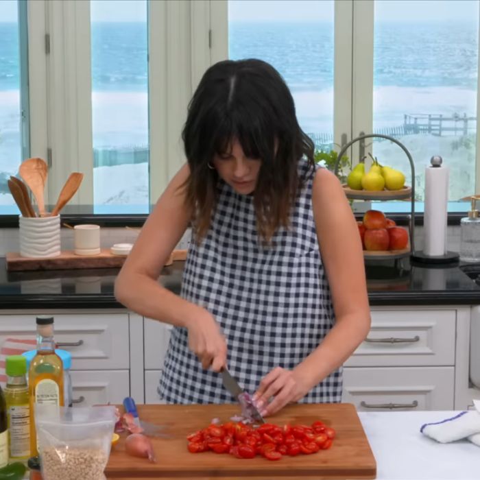 &quot;Selena + Chef&quot;: Selena Gomez recebe aulas de chefs de cozinha famosos em seu programa da HBO Max