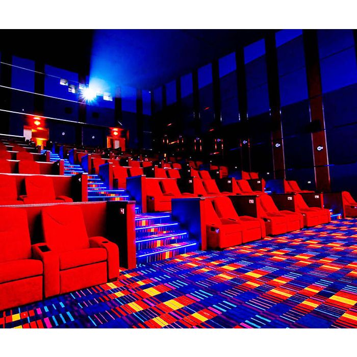  Newport Ultra Cinema em Newport tem um toque moderno e totalmente confort&amp;aacute;vel 