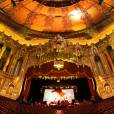  Em Detroit nos EUA, o Fox Theater remete &agrave; uma Igreja banhada a ouro 