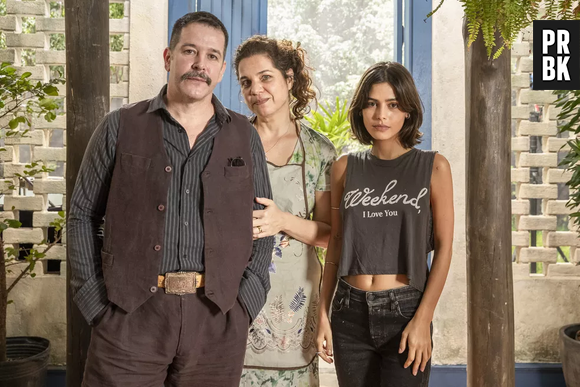 "Pantanal": Guta (Julia Dalavia) não se posicionou durante a grande briga entre Tenório (Murilo Benício) e Maria Bruaca (Isabel Teixeira)