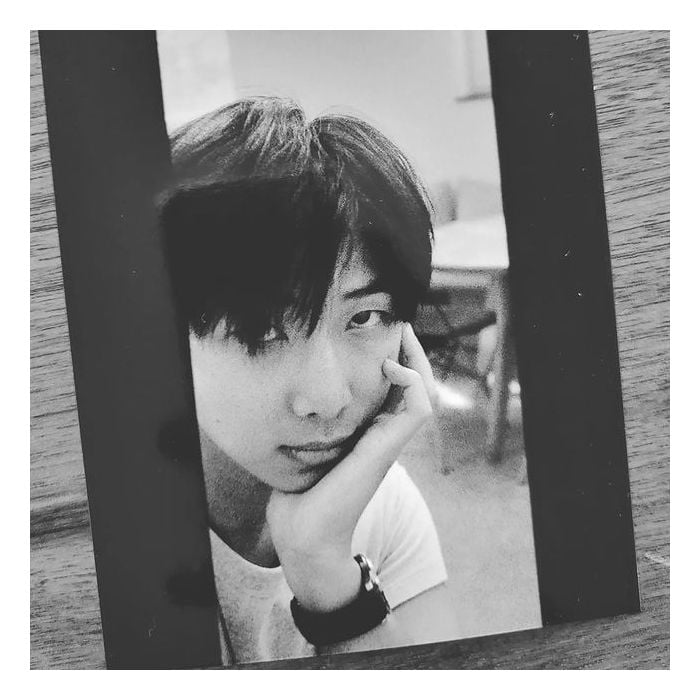 RM, do BTS: fotos do idol em preto e branco são ponto fraco do Army