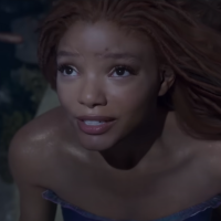 Crianças negras reagem à Halle Bailey em "A Pequena Sereia" e fazem web chorar