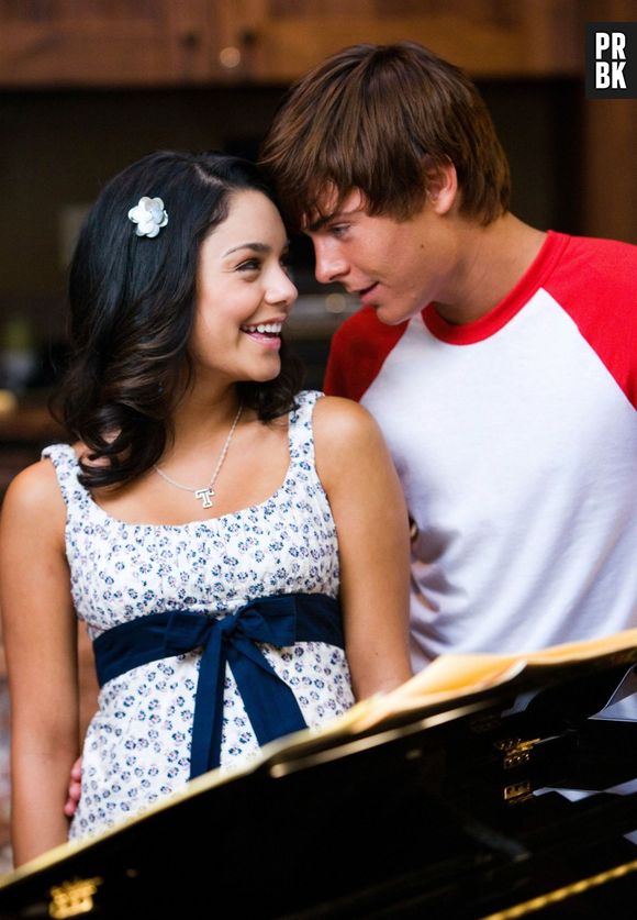 Questionado sobre participar da 4ª temporada de "High School Musical: The Musical: The Series", Zac Efron responde: "Não posso confirmar, nem negar"