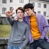 Wilhelm (Edvin Ryding) mostra que não superou Simon (Omar Rudberg) nos primeiros minutos da 2ª temporada de "Young Royals"