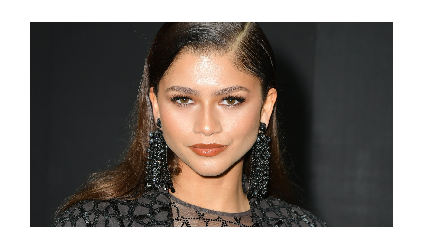 Zendaya chamou atenção na Semana de Moda em Paris, no desfile da Valentino  no último domingo (2) - Purebreak