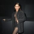 Zendaya chamou atenção na Semana de Moda em Paris, no desfile da Valentino no último domingo (2)