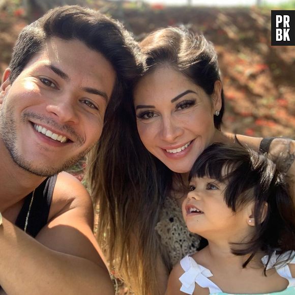 Arthur Aguiar e Maíra Cardi têm uma filha, Sofia