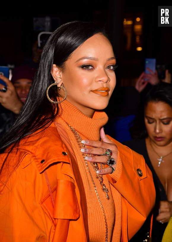 Rihanna anuncia comeback na música após 6 anos sem lançar faixas