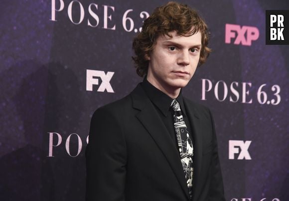 Evan Peters fez vários criminosos em "American Horror Story"