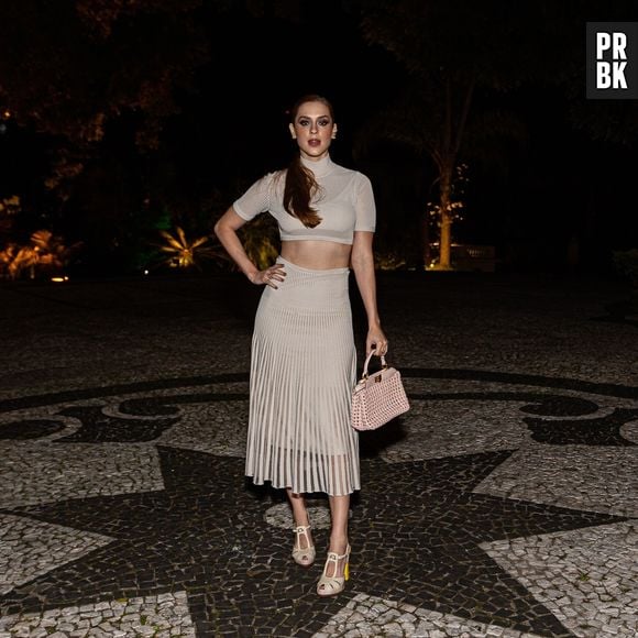 Sophia Abrahão compareceu no evento de 25 anos da icônica bolsa Baguette, da Fendi.