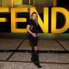 A modelo Carol Dias, mulher de Kaká, mostrou barriguinha de gravidez na festa de 25 anos da icônica bolsa Baguette, da Fendi.