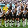 Copa do Mundo 2022: seleção da Alemanha usa camiseta branca com listra preta igual a que o protagonista de "Ben 10" veste
