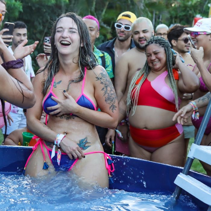 Farofa da Gkay: assédio aconteceu enquanto algumas influencers brincavam na piscina