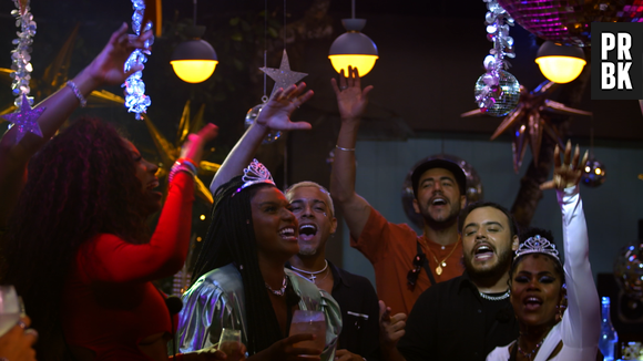No "De Férias com o Ex", es participantes curtem suas férias enquanto antigos parceires amorosos chegam para causar no reality show