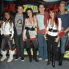 RBD é conhecido por ter muitos hits, como "Rebelde", "Sálvame", "Solo Quédate en Silencio" e "Otro Día Que Va"