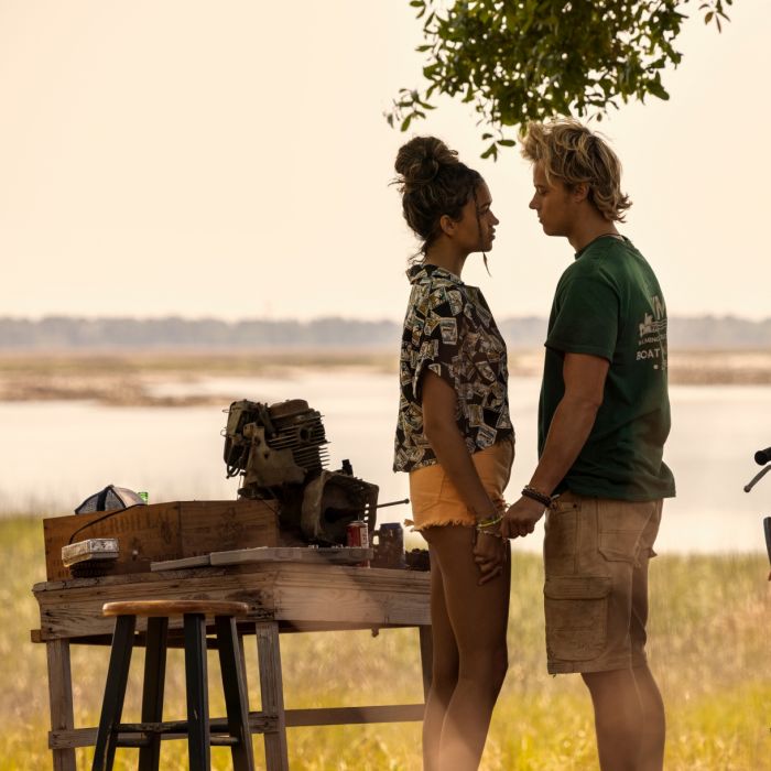 &quot;Outer Banks&quot;: JJ (Rudy Pankow) e Kiara (Madison Bailey) provocam primeiro beijo em trailer da 3ª temporada