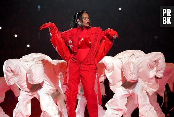 Rihanna revelou gravidez no Super Bowl