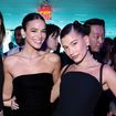 Bruna Marquezine encontra Hailey Bieber, modelo "trava" e rouba a cena ao tirar foto em evento