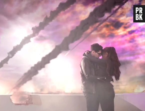 Ariana Grande aproveita seus últimos momentos ao lado do namorado no clipe de "One Last Time"