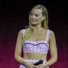 Margot Robbie usou um look bem verão que é a cara da barbie