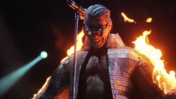 A revenda de ingressos pela internet é uma dor de cabeça para os artistas. Rammstein decidiu agir