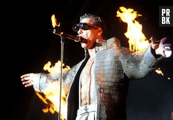 A revenda de ingressos pela internet é uma dor de cabeça para os artistas. A banda alemã Rammstein decidiu agir