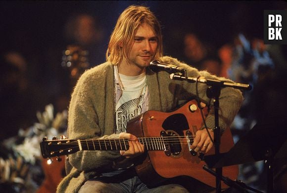 Kurt Cobain foi diagnosticado com escoliose no ensino médio e reclamou que o peso do violão agravava o desconforto