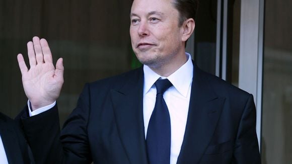 Como é possível Elon Musk perder 101 bi de dólares em um ano e ainda ser o mais rico do mundo?