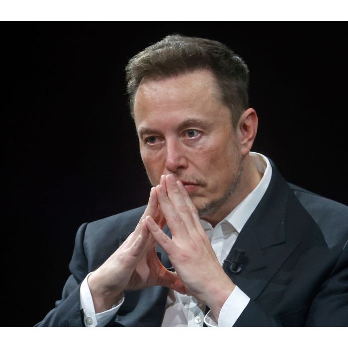 Como Elon Musk perdeu 101 bilhões de dólares e continua o mais rico do mundo?