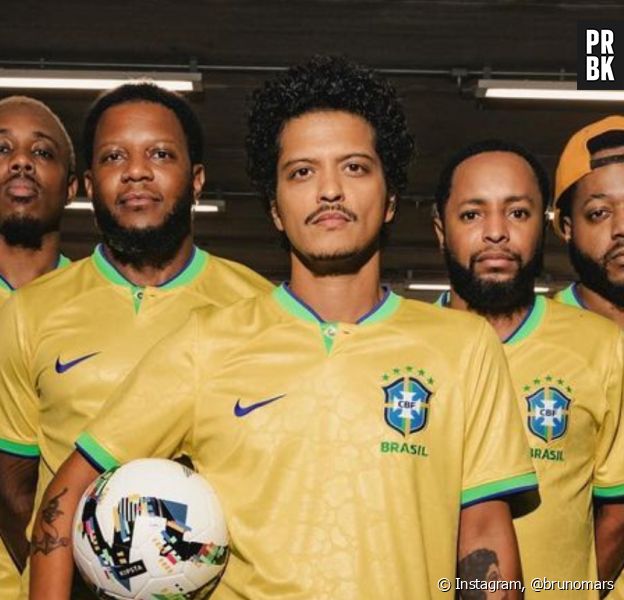 Vídeo de Bruno Mars com a camisa do Brasil tem 3 pistas de que ele virá