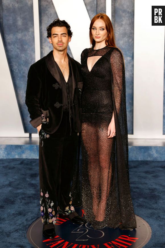 Joe Jonas é processado por Sophie Turner